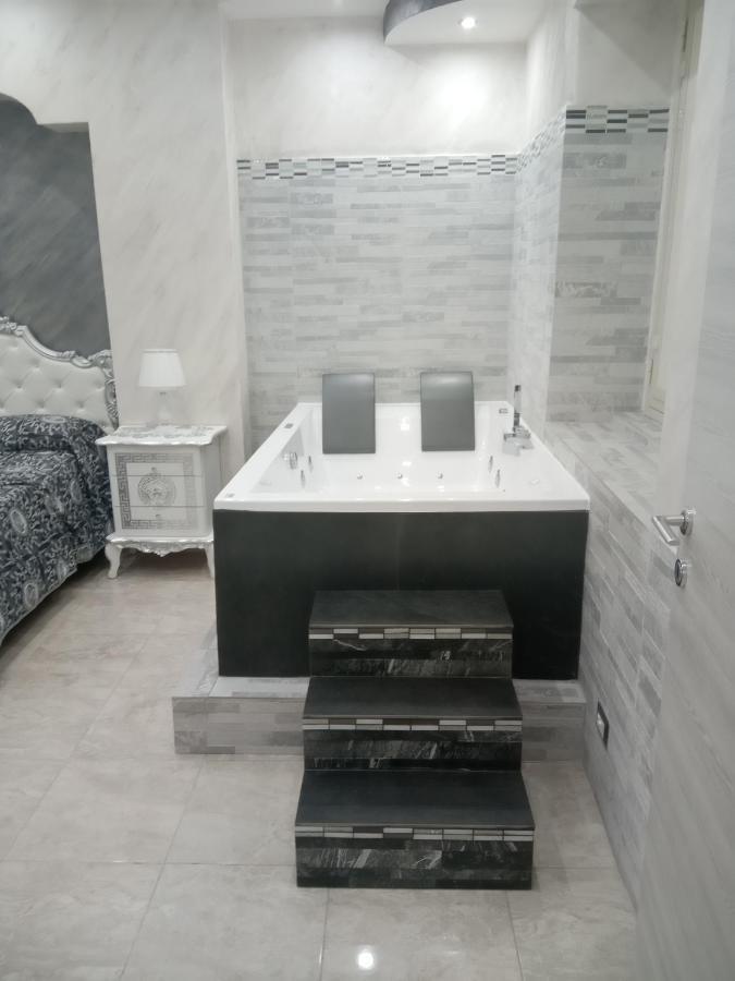 Duomo House Apartment คาตาเนีย ภายนอก รูปภาพ